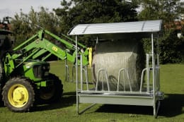 Lifestyle: KERBL Heuraufe Standard 2,30 x 2,50 x 2,30 m 12 Fressplätze, für Rinder, Pferde, Rund-/Rechteckballen bis 1,80 m