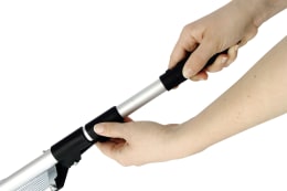 Produktbild: KERBL Universalrechen 20 – 45 cm, Stiel Metall, teleskopierbar von 70 – 140 cm