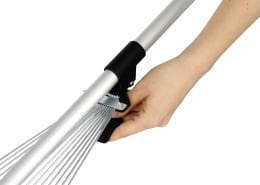 Produktbild: KERBL Universalrechen 20 – 45 cm, Stiel Metall, teleskopierbar von 70 – 140 cm