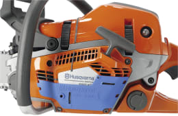 Produktbild: Husqvarna Benzin-Kettensäge 550 XP Mark II in Orange mit Sägekette und Führungsschiene