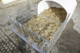 Lifestyle: KERBL Kälberiglu CalfHouse Premium XXL für 7 Kälber, mit Umzäunung, 14540