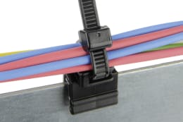 Produktbild: Herth + Buss Kabelbinder Edge Clip 200 x 4,8 mm, schwarz, Seitenwand, Witterungs- und Hitzebeständig