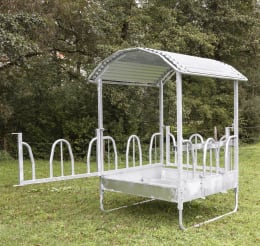 Lifestyle: KERBL Heuraufe Hobby 1,50 x 2,40 x 1,50 m, 8 Fressplätze, für Pferde, Rund-/Rechteckballen bis 1,40 m