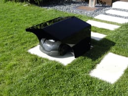 Lifestyle: Working Robots Mährobotergarage Mower Haube Acryl Line für Mähroboter, Acryl, schwarz