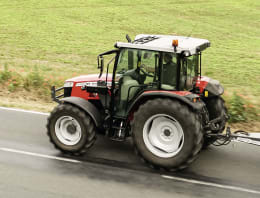 Lifestyle: Massey Ferguson Traktor MF 4700 M