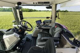 Lifestyle: Massey Ferguson Traktor MF 8S