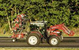 Lifestyle: Massey Ferguson Traktor MF 5711 M 86 kW (115 PS) bei 2.000 min⁻¹