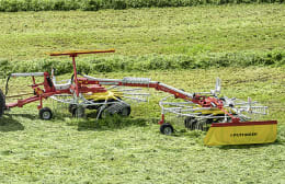 Lifestyle: Pöttinger Schwader Top 2 Kreisel, Schwad links, 2 Schwaden, hydraulisch verstellbare Arbeitsbreite