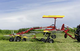 Lifestyle: Pöttinger Schwader Top 2 Kreisel, Schwad links, 2 Schwaden, hydraulisch verstellbare Arbeitsbreite