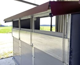 Lifestyle: Kälberbox mit 3 Liegeplätzen 160 x 100 cm