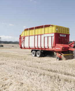 Lifestyle: Pöttinger Ladewagen Faro 8010 L Dry Forage Ladevolumen 48 m³ mit Rotor