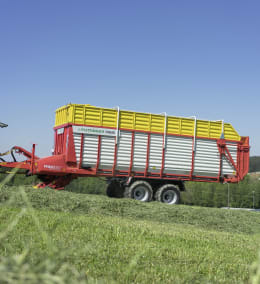 Lifestyle: Pöttinger Ladewagen Primo 801 L Dry Forage Ladevolumen 48 m³ mit Förderschwingen