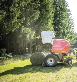Lifestyle: Pöttinger Rundballenpresse Impress F