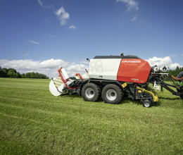 Lifestyle: Pöttinger Rundballenpresse Impress 3160 VC Pro Ø Ballen 0,80 – 1,55 m mit Wickler