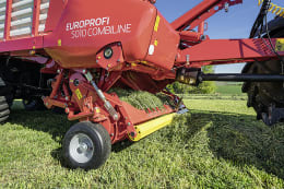 Produktbild: Pöttinger Ladewagen Europrofi 5010 Combiline in Rot mit Mehrzweck-Rotor und Dosierwalzen
