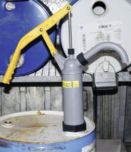 Produktbild: Reilang™ Handpumpe für Diesel, Heizöl etc. mit Auslaufbogen, für Fässer von 50 – 200 l