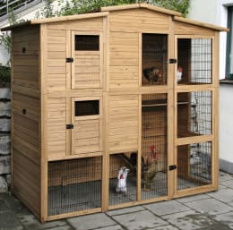 Lifestyle: KERBL Hühnerstall 222 x 115 x 200 cm