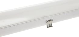Produktbild: KERBL LED-Feuchtraumleuchte FarmLINE in Weiß mit Metallbefestigungsclip