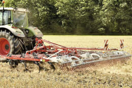 Lifestyle: GÜTTLER® Großfederzinkenegge Super Maxx® Bio Dreipunktanbau