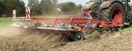 Lifestyle: GÜTTLER® Großfederzinkenegge Super Maxx® Culti Dreipunktanbau