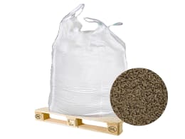 Produktbild: Legekorn-Pellets für Legehennen im 750 kg BigBag auf Palette, Detail der Pelletstruktur