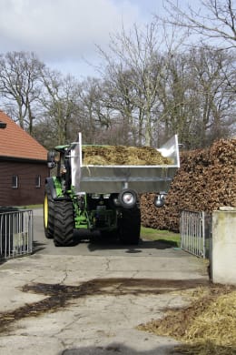 Lifestyle: Growi® Großraumkuli B x H x T: 240 x 153 x 135 cm für Traktoren Euro-Aufnahme, feuerverzinkt