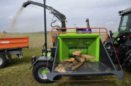 Lifestyle: Heizohack® Häcksler HM 8-400 handbeschickt, mit Fahrwerk