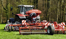 Lifestyle: GÜTTLER® Striegel-Walzen-Kombination GreenMaster® Zinkensaat