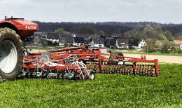 Lifestyle: GÜTTLER® Striegel-Walzen-Kombination GreenMaster® Zinkensaat