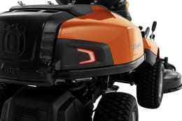 Produktbild: Husqvarna Rider R 316TsX AWD Aufsitzmäher ohne Mähdeck in Orange und Schwarz