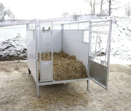 Lifestyle: KERBL Kälberbox mit 1 Liegeplatz, B x H x T innen 103 x 118,5 x 163 cm