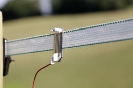 Lifestyle: Ako Zaunverbindungskabel 80 cm für Verbindung Zaun/Zaun 2-fach, 2 x Klemmplatte Breitband bis 40 mm, rot