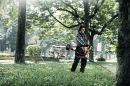 Lifestyle: Husqvarna® Benzin-Motorsense 535RX 1,6 kW (2,2 PS)