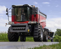 Lifestyle: Massey Ferguson Mähdrescher MF Activa S 7347 225 kW (306 PS)