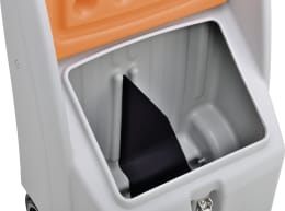Produktbild: Cemo Streuwagen Go-Box mit schwarzer Trennwand im Behälter, Detailansicht