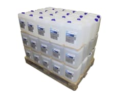 Produktbild: AdBlue 10-Liter-Kanister mit Ausgießer auf Palette