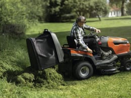 Produktbild: Husqvarna® Rasentraktor TC 220T 14,4 kW (19,6 PS), mit Mähdeck 108 cm