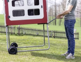 Lifestyle: KERBL Hühnerstall MobileCoop Holz mit erhöhtem Aufbau und Rollen, 113 x 92 x 138 cm