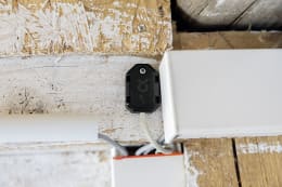 Lifestyle: SmartCoop Temperaturfühler für Stallbe- und -entlüftung für Geflügelställe