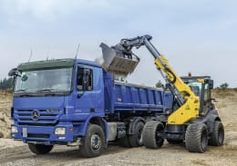 Produktbild: MECALAC Schwenklader AS900TELE Z-Kinematik, Teleskoparm, Hubkraft 3.700 daN, 55,4 kW (75 PS) bei 2.300 min⁻¹