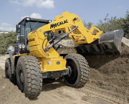 Produktbild: MECALAC Schwenklader AS210 Hubkraft 10.600 daN, 129 kW (175 PS) bei 2.200 min⁻¹, 0 – 20 km/h, Z-Plus-Kinematik