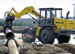 Produktbild: MECALAC Schwenklader AS210 Hubkraft 10.600 daN, 129 kW (175 PS) bei 2.200 min⁻¹, 0 – 20 km/h, Z-Plus-Kinematik