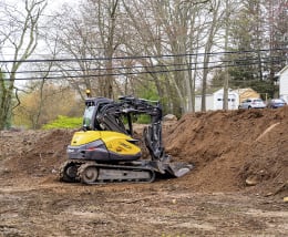 Lifestyle: MECALAC Raupenbagger 6MCR Hubkraft 4.000 daN, Leistung 55,4 kW (75 PS) bei 2.300 min⁻¹, 0 – 10 km/h