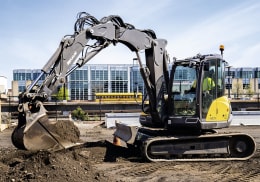 Produktbild: MECALAC Raupenbagger 10MCR Hubkraft 6.800 daN, Leistung 55,4 kW (75 PS) bei 2.200 min⁻¹, 0 – 9 km/h