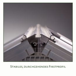 Lifestyle: Detailansicht des stabilen Firstprofils eines KGT Gewächshauses Rose