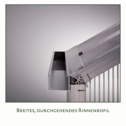 Lifestyle: Detailansicht Rinnenprofil eines KGT Gewächshauses Rose mit Aluminiumrahmen