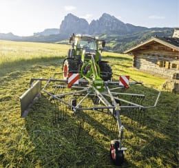 Lifestyle: Fendt Schwader Former 1 Kreisel, Schwad rechts