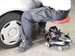 Produktbild: KUNZER Werkstatthocker Höhe 38 – 51 cm, Tragkraft 150 kg, pneumatisch, mit 2 Werkzeugablagen, um 360° drehbar