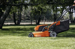 Produktbild: Husqvarna® Akku-Rasenmäher LC 247i