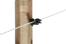 Produktbild: Ako Elektroseil TopLine plus mit TriCond-Leiter, weiß-rot, an Holzpfahl mit Isolator befestigt